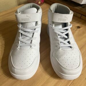 PUMA Rebound Boys Basketball Shoes